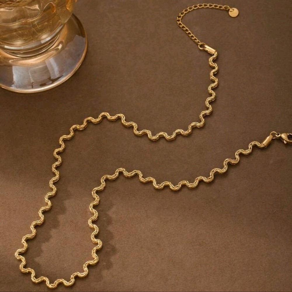 Dainty Gold Waved Boho Chain Necklace, 16" + 2" Extender, NWOT
